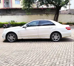 Mercedes-Benz E250 2010 Pearl