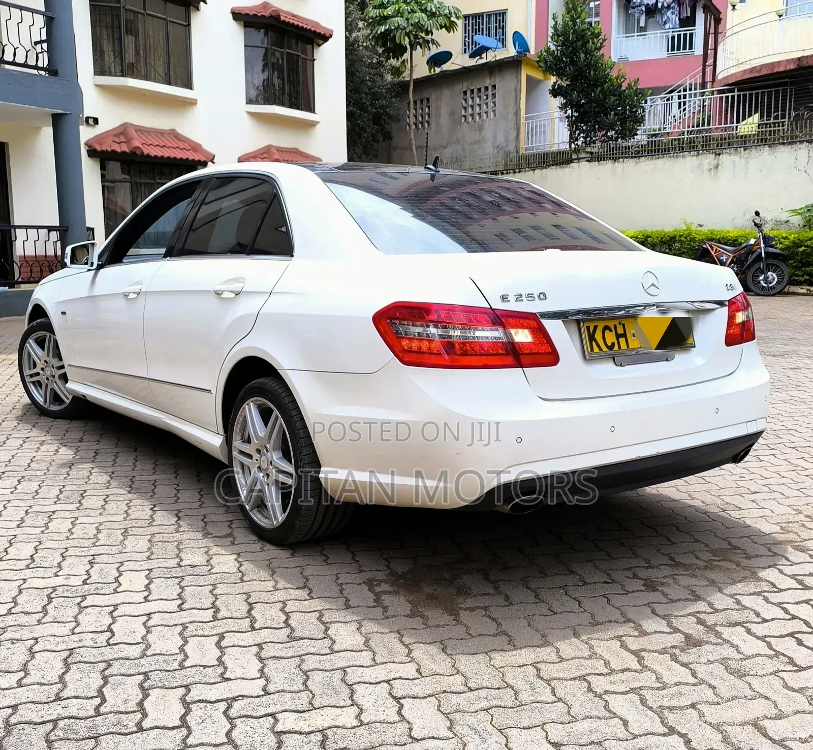 Mercedes-Benz E250 2010 Pearl