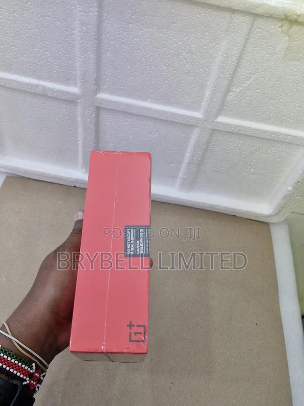 New OnePlus 11 256 GB Silver - thumbnail 4