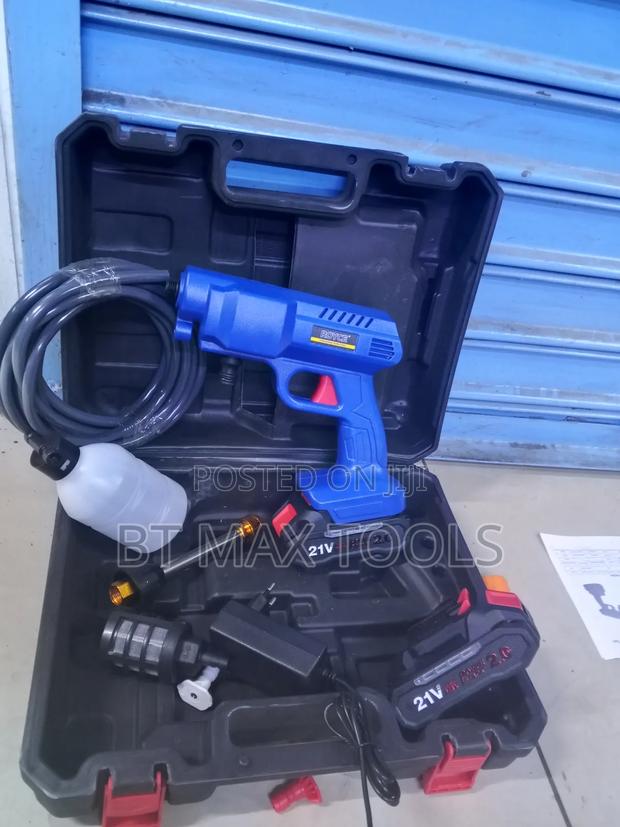 Royce Cordless Carwash Machine