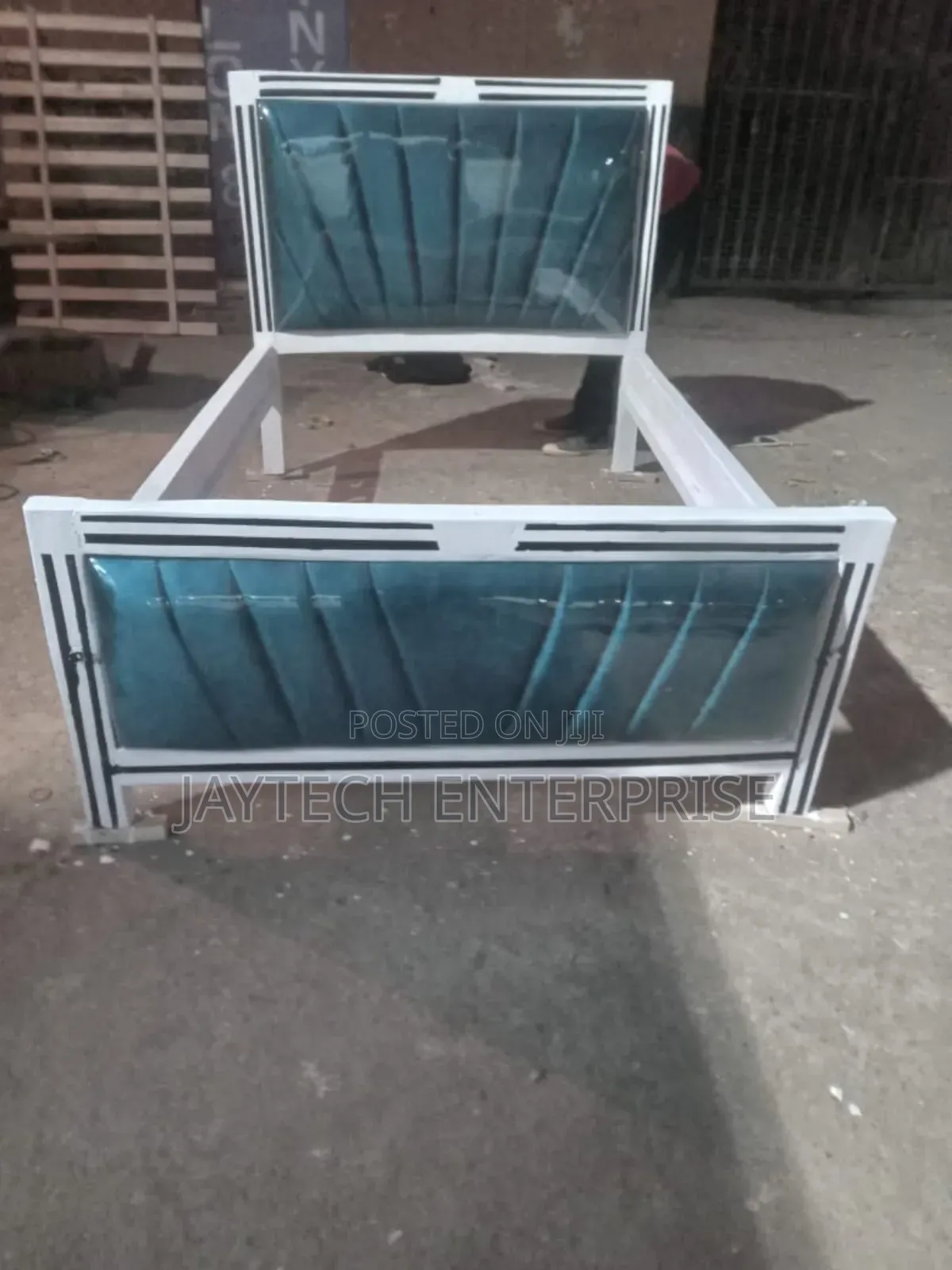 4 X 6 Mocket Bed