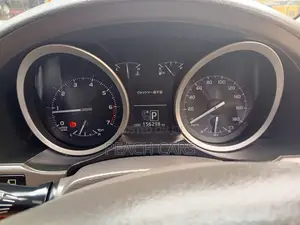 Toyota Land Cruiser 4.6 V8 AX 2012 Black