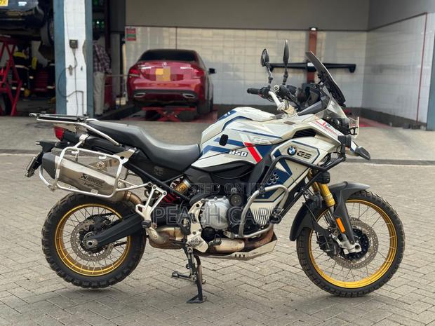 BMW F 800 GS 2019 Silver - main view