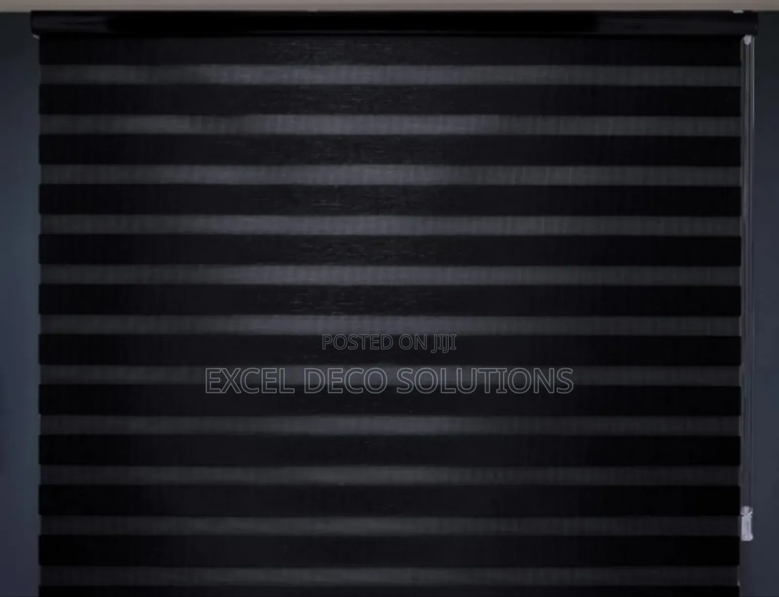 “Stripe Up Your Space!” With Horizontal Zebra Blinds
