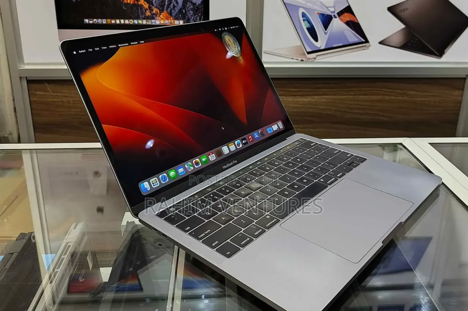 Laptop Apple MacBook Pro 2018 16GB Intel Core i7 SSD 1T