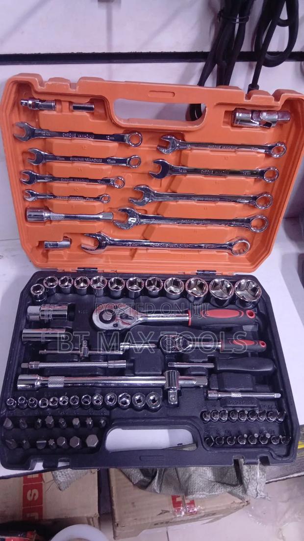 82pcs Socket Wrench Spanner Set