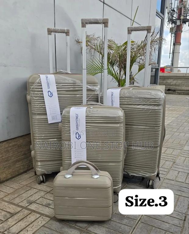 4-in-1 Luxurious Unbreakable Suitcases - thumbnail 3