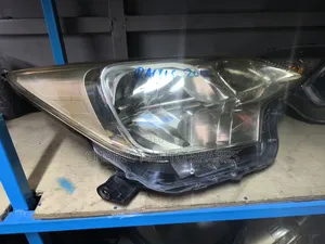 Toyota Ractis 2012  Non Xenon Headlight