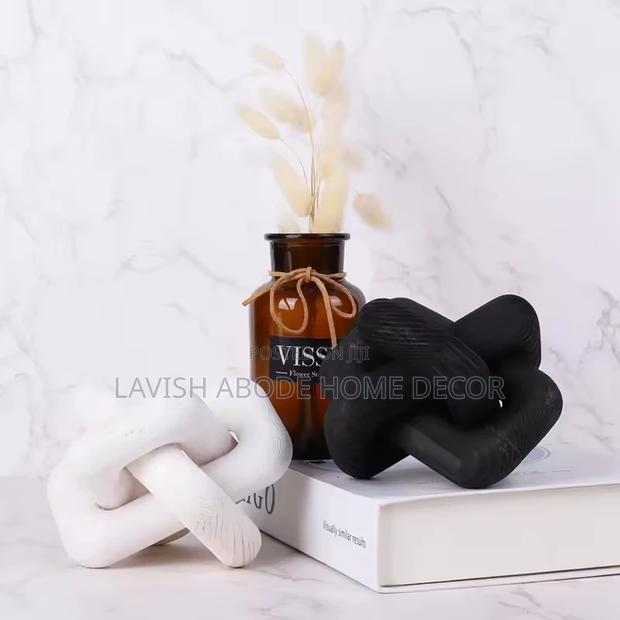 Wooden Knot Decor, 3-Link Wood Chain Link Decor Black, White and Brown
