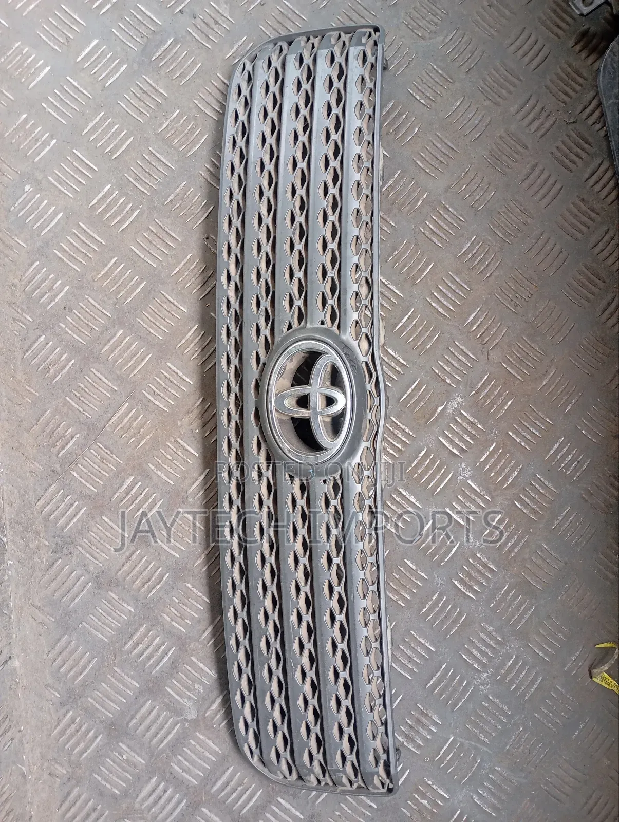 Toyota Succed Grill