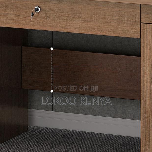 Office Desk : Space-Saving Executive Office Table - thumbnail 7