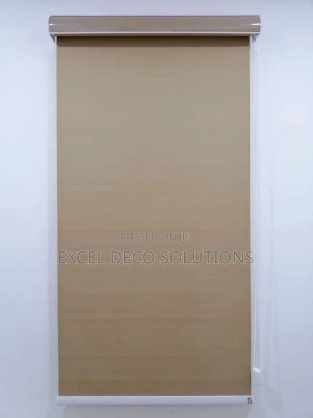 Elegant Blackout Roller Blinds – Keep Your Room Cool Private
