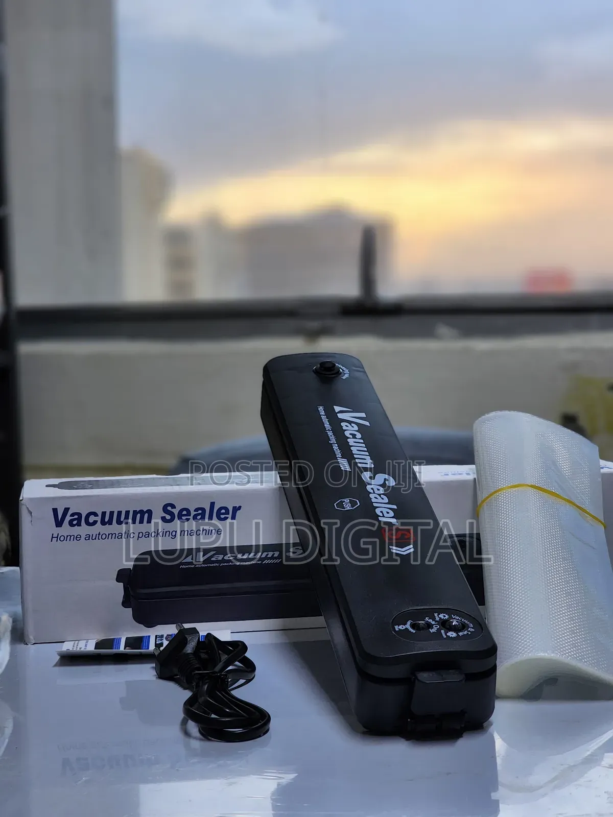 Vacuum Sealer With 10pcs Free Sealer Bags Best Machine for Home Use