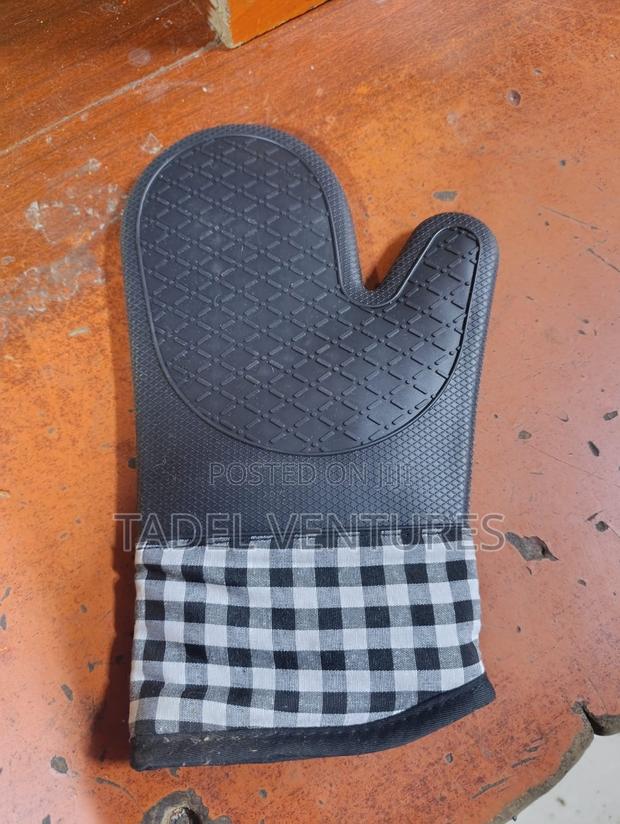 Oven Gloves - thumbnail 2