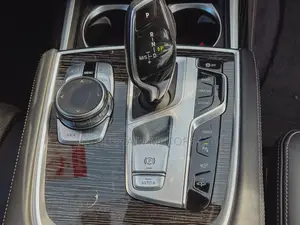 BMW 740 2018 Pearl