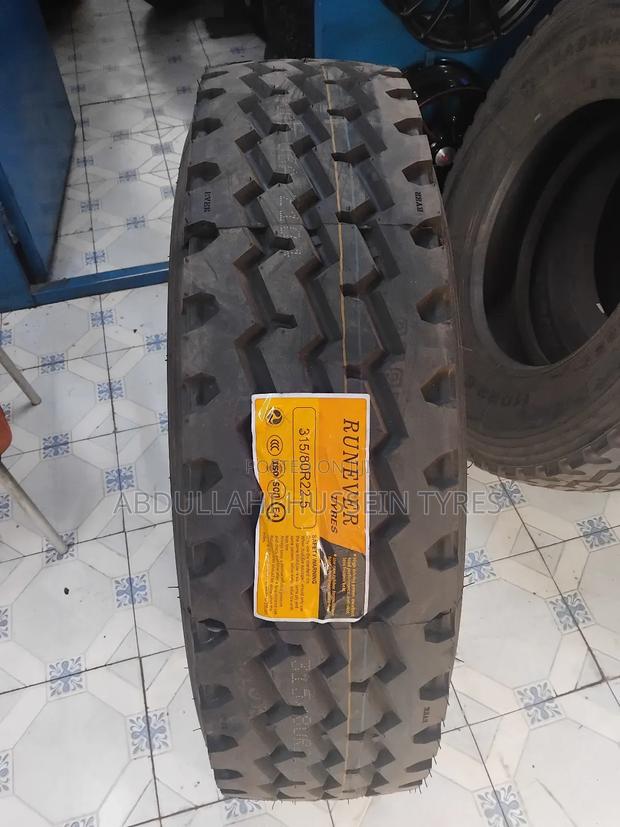 315/80 R22.5 Ronever Tyrs - main view