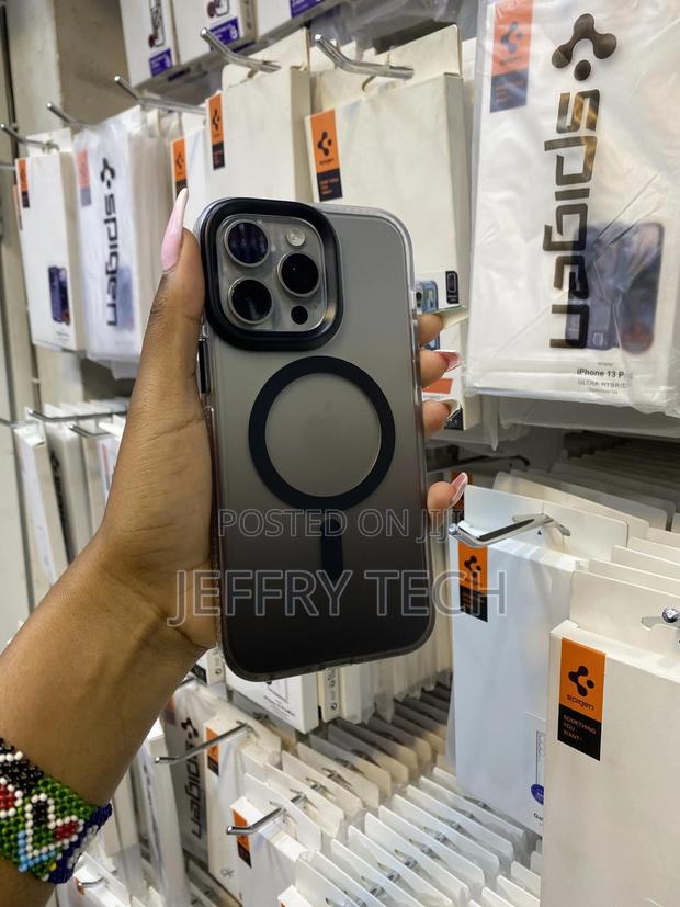 Zerty Apple iPhone 16 Pro Max Clear Case With Magsafe ​ - main view