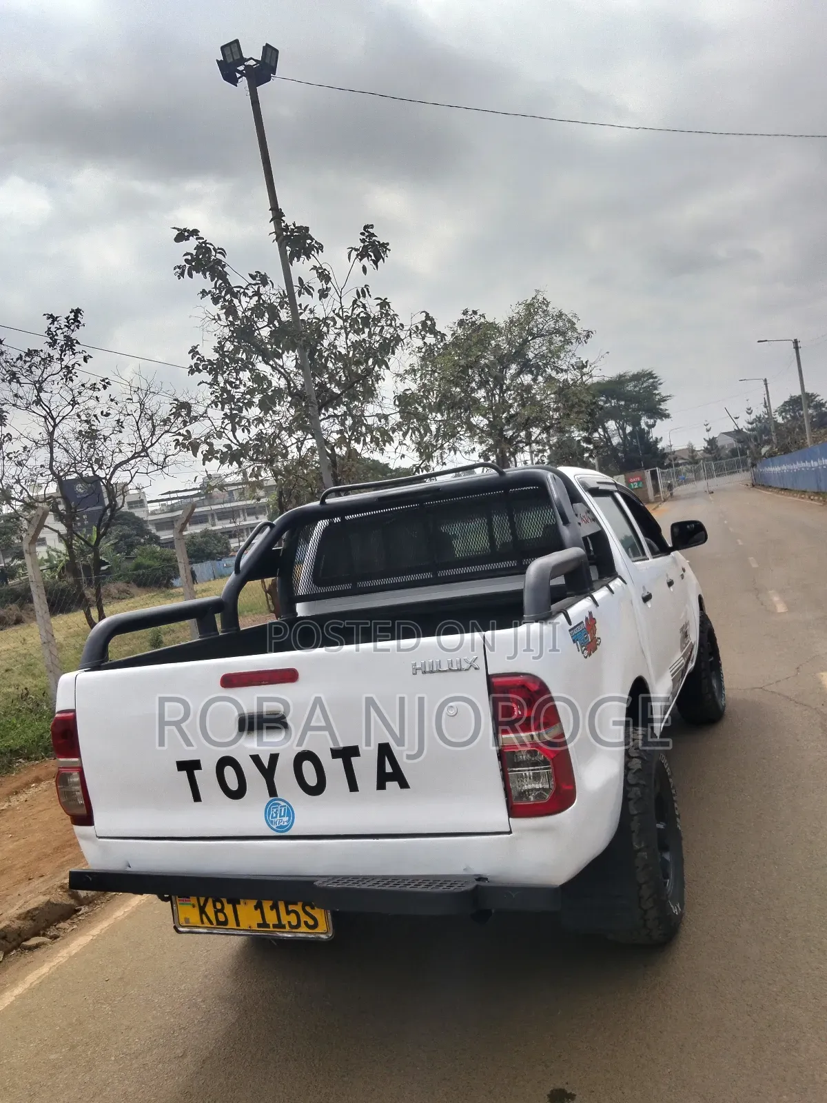 Toyota Hilux 2.5 D-4D SRX 2012 Off white