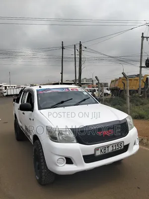 Toyota Hilux 2.5 D-4D SRX 2012 Off white