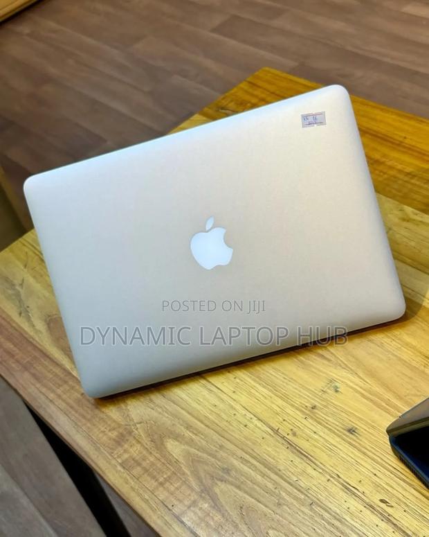 Laptop Apple MacBook Pro 16GB Intel Core I7 SSD 256GB - main view