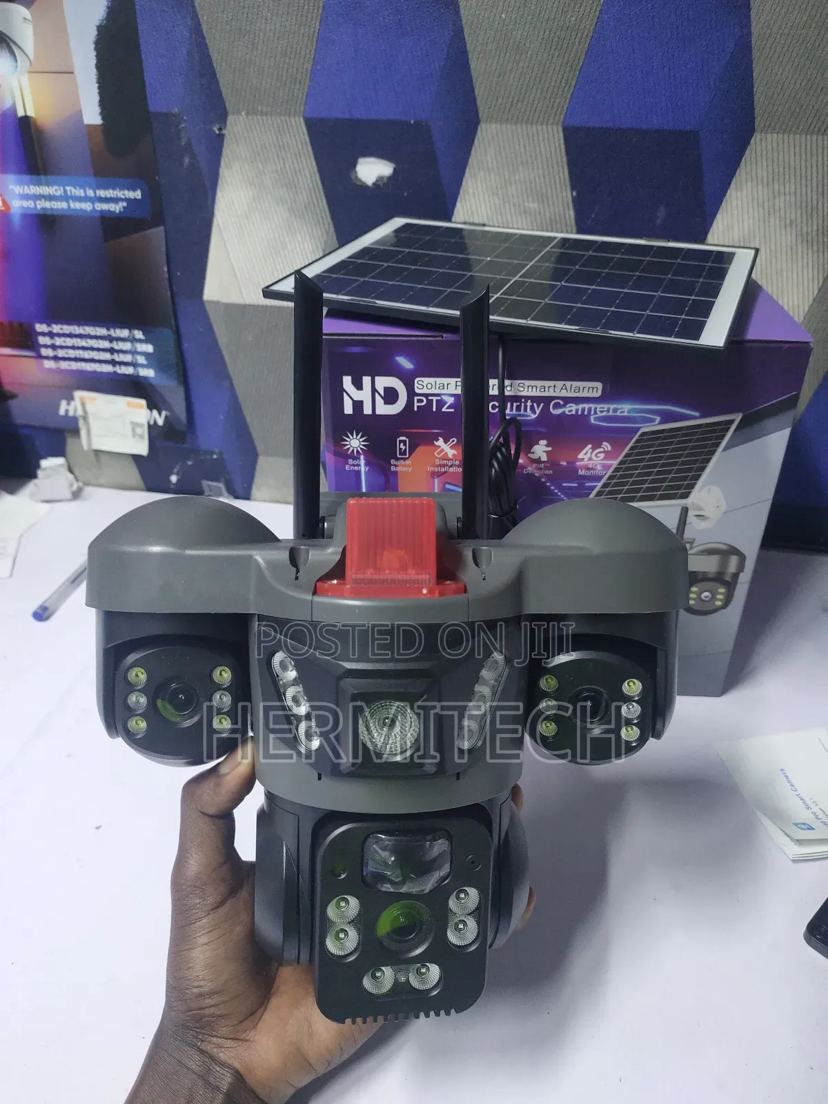 3 Lens 3 Screens 4g Solar PTZ With Alarm Siren
