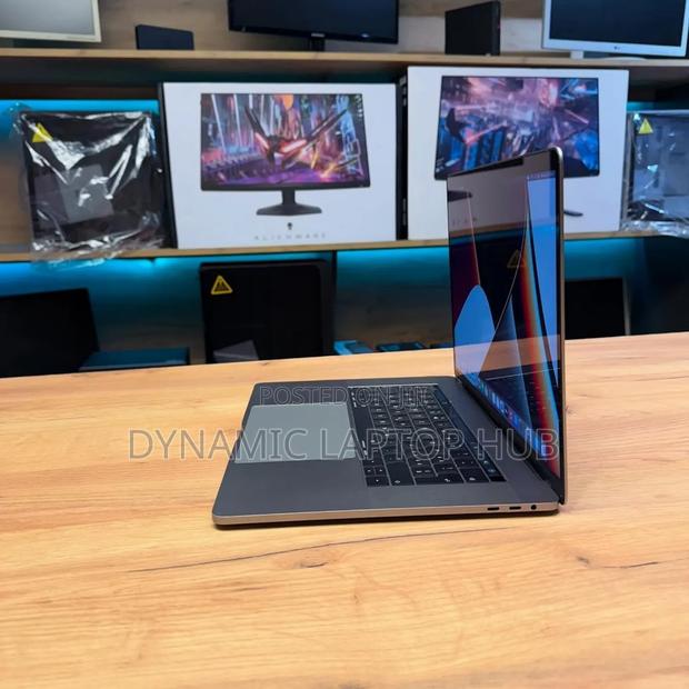 Laptop Apple MacBook Pro 2018 16GB Intel Core I7 SSD 256GB - thumbnail 3
