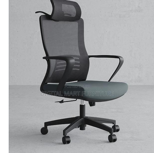 Office Chair: Generic Smart Black Office Chair