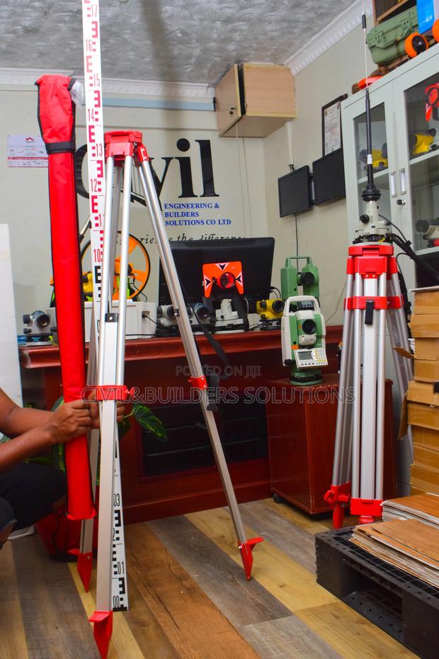 Survey Level 5m Staff - main view