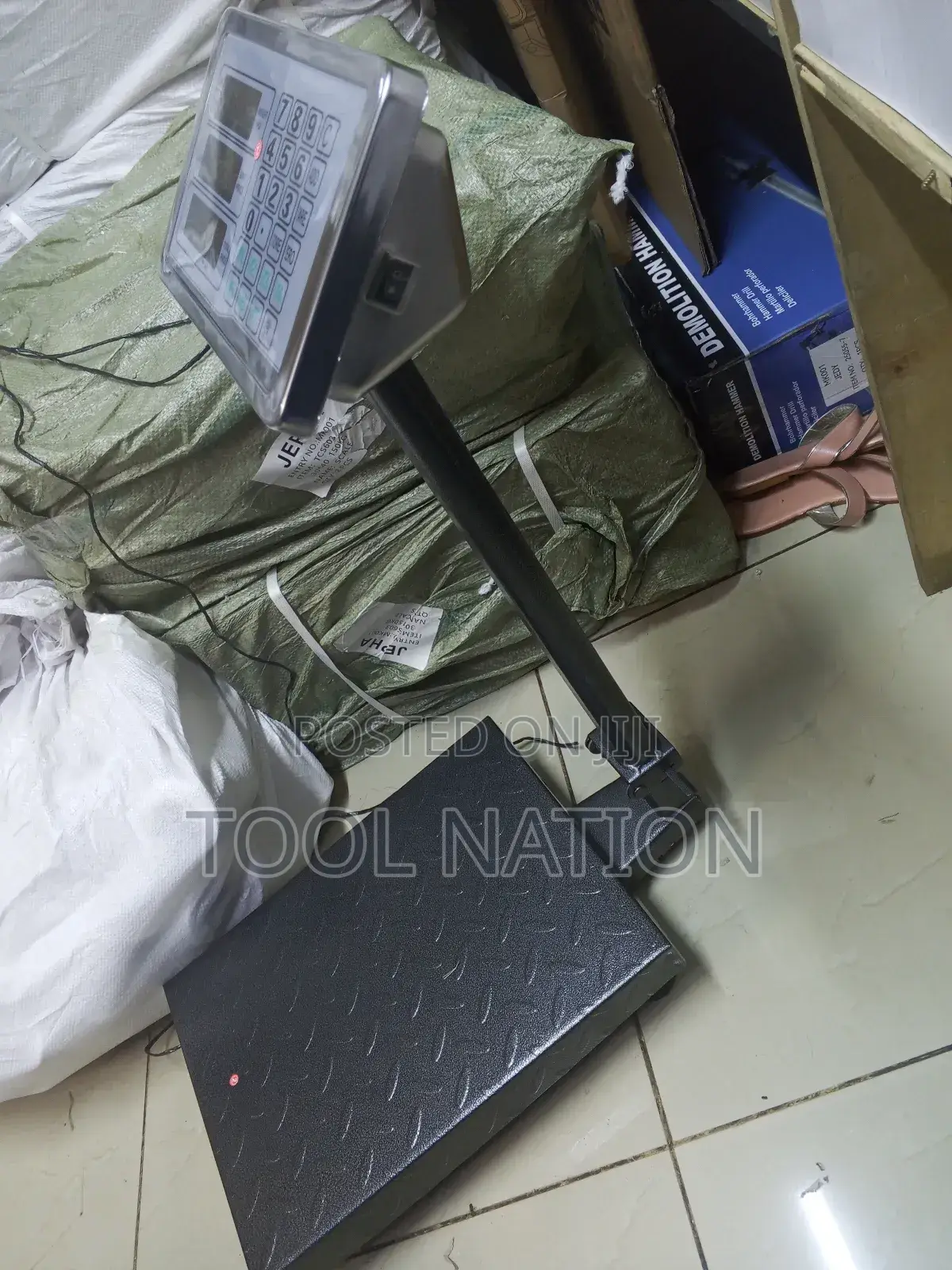Digital Weighing Scale 150kg/ Reachergeable Weighing Scale