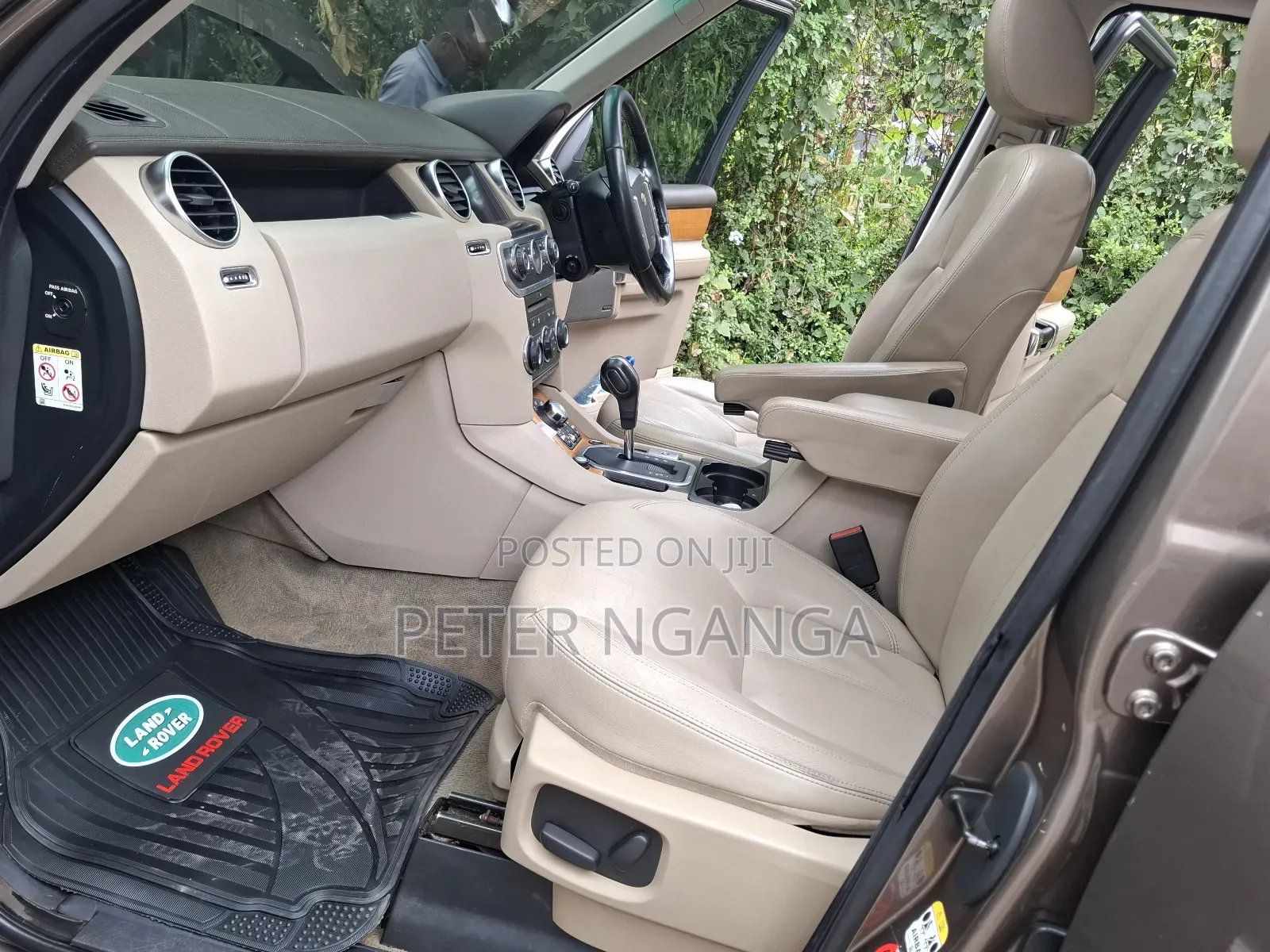 Land Rover Discovery 2011 Gold