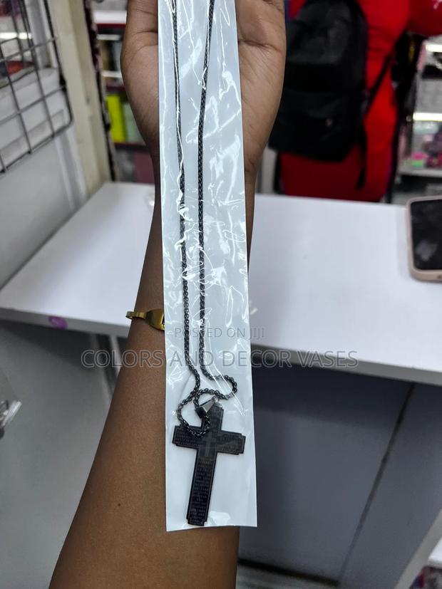 Men Chains Available