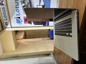 Laptop Apple MacBook Pro 2015 16GB Intel Core I7 SSD 512GB
