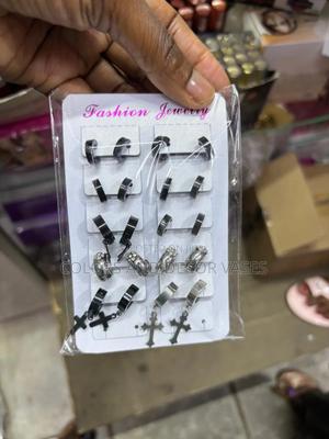 Men Earings Silver and Black - thumbnail 2