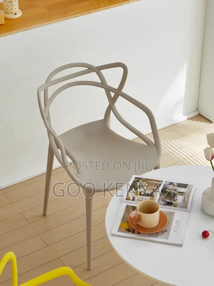 Dining Chair; Modern Outdoor Plastic Chair