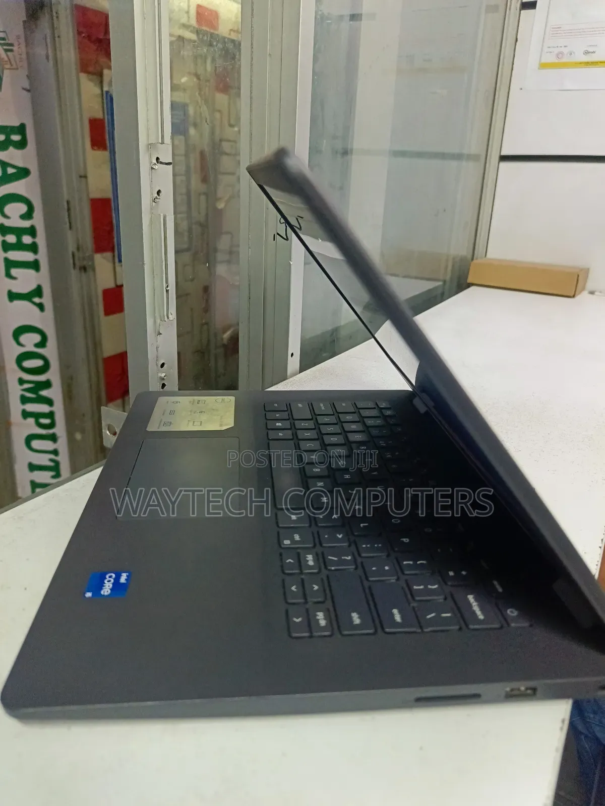 Laptop Dell Vostro 14 3000 16GB Intel Core I5 SSD 512GB