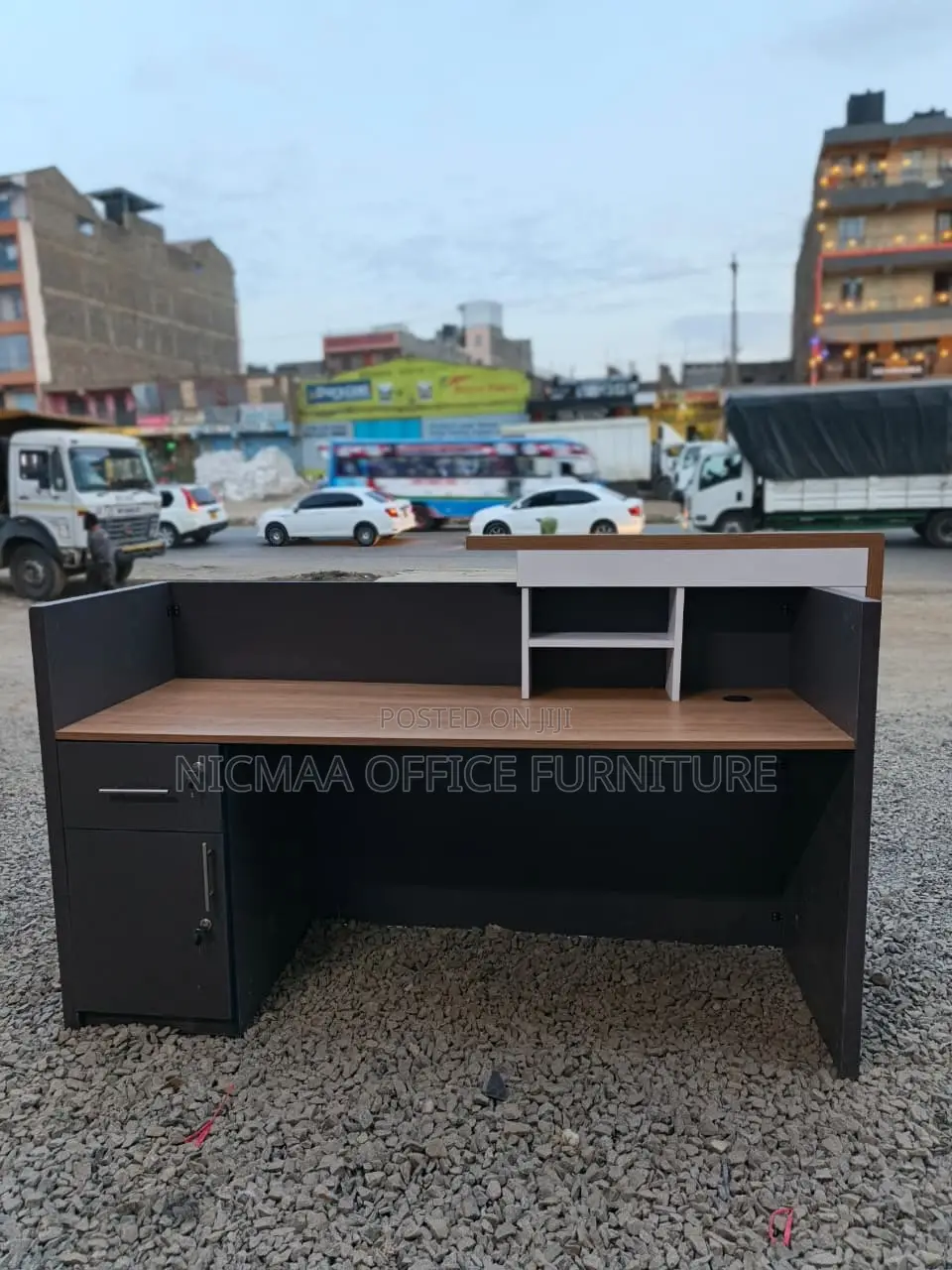 1800mm Bold Design Modern Reception Desk