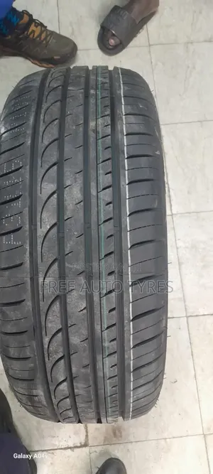 225 50r17 Goodard
