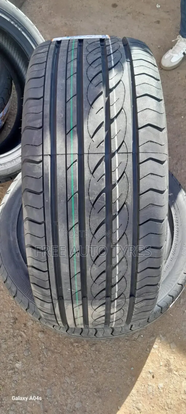 245 45r18 Centara