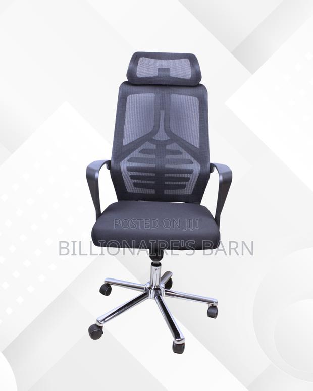 Breathable High Back Mesh Office Chair — Boosts Posture Focus - thumbnail 3