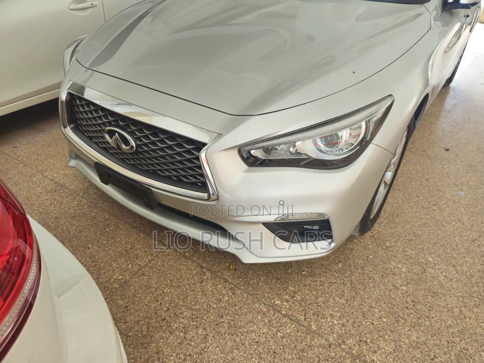 Nissan Skyline 2019 Silver