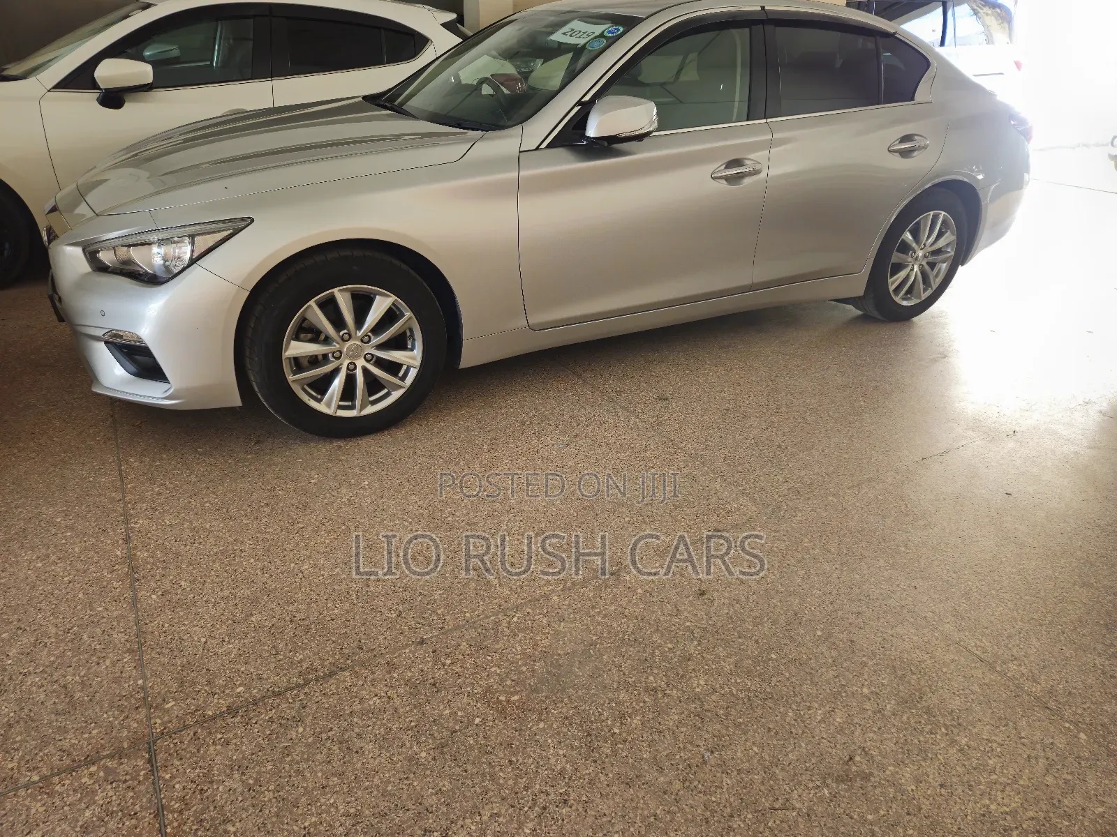 Nissan Skyline 2019 Silver