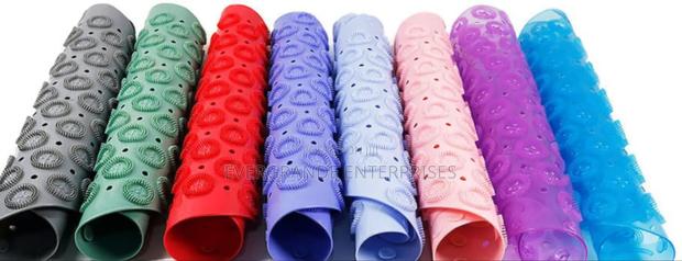 Bathroom Mat, Anti Slip Bathroom Mat With Scrubber Pad