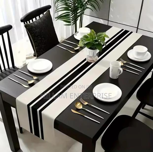 High Quality Linen Table Runner - thumbnail 2