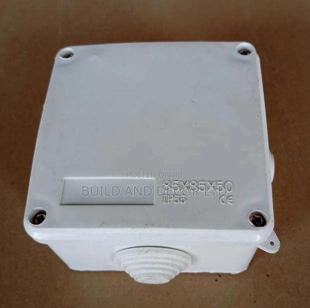 Adaptor Box 85×85