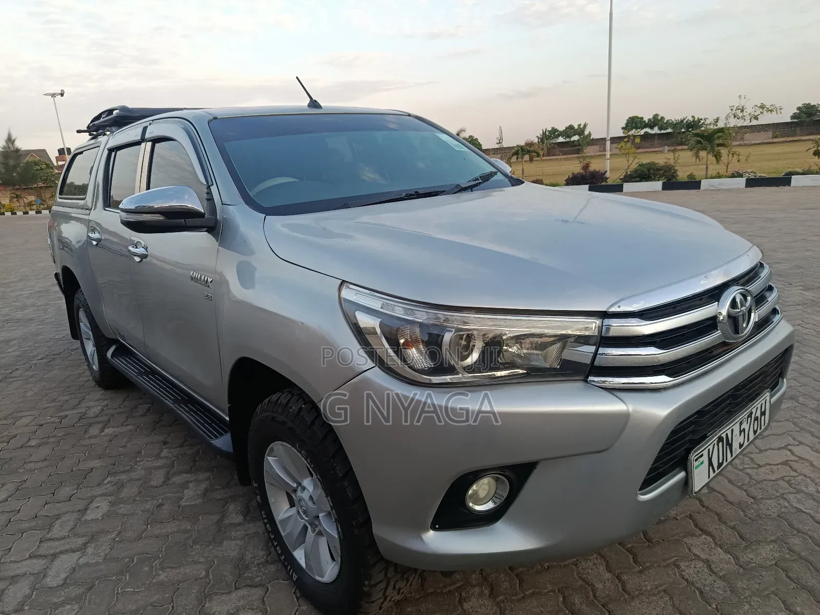 Toyota Hilux 2016 Silver