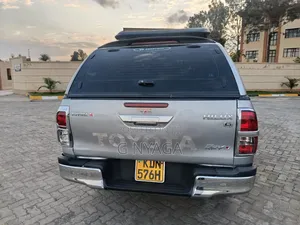 Toyota Hilux 2016 Silver