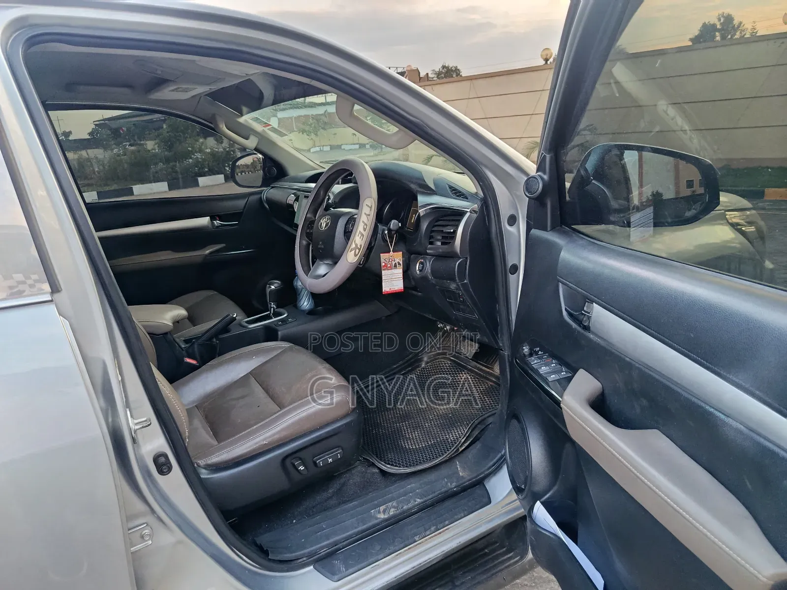 Toyota Hilux 2016 Silver