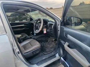 Toyota Hilux 2016 Silver