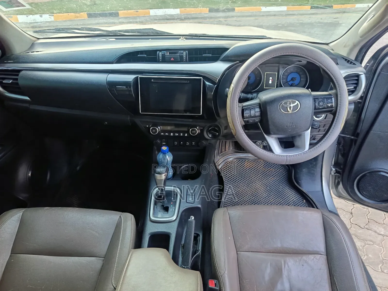 Toyota Hilux 2016 Silver