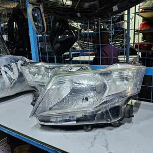 Toyota Roomy Non Xenon Headlight Available